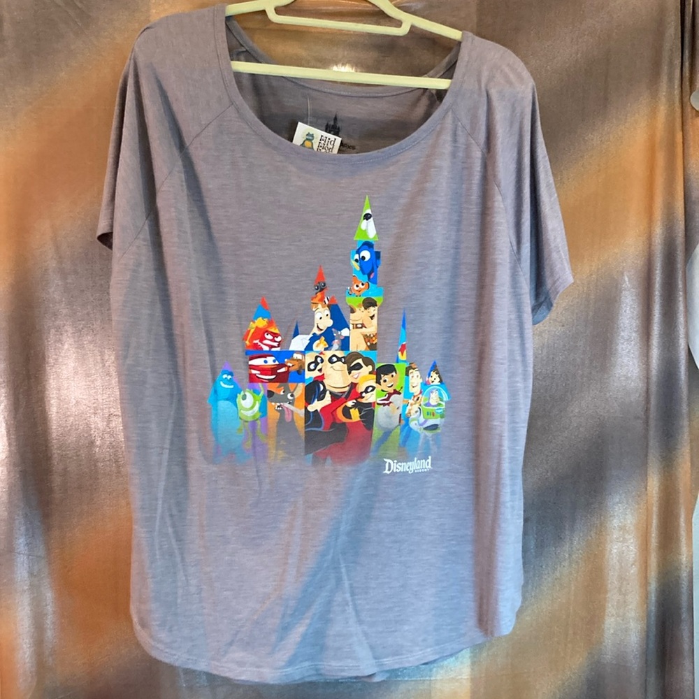 Disney parks‎ Pixar Fest gray Pixar character in the castle xxl t-shirt.  A3